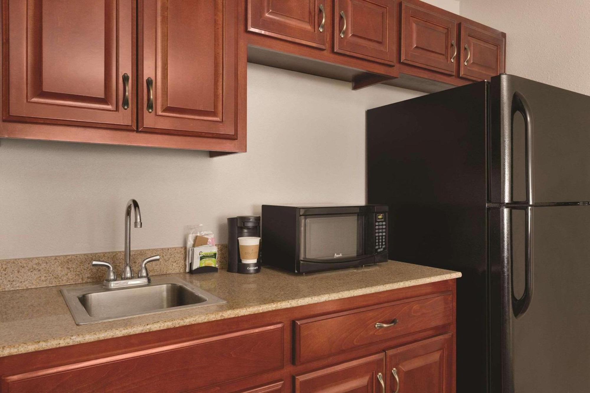 Country Inn & Suites By Radisson, Madison, Al Eksteriør bilde