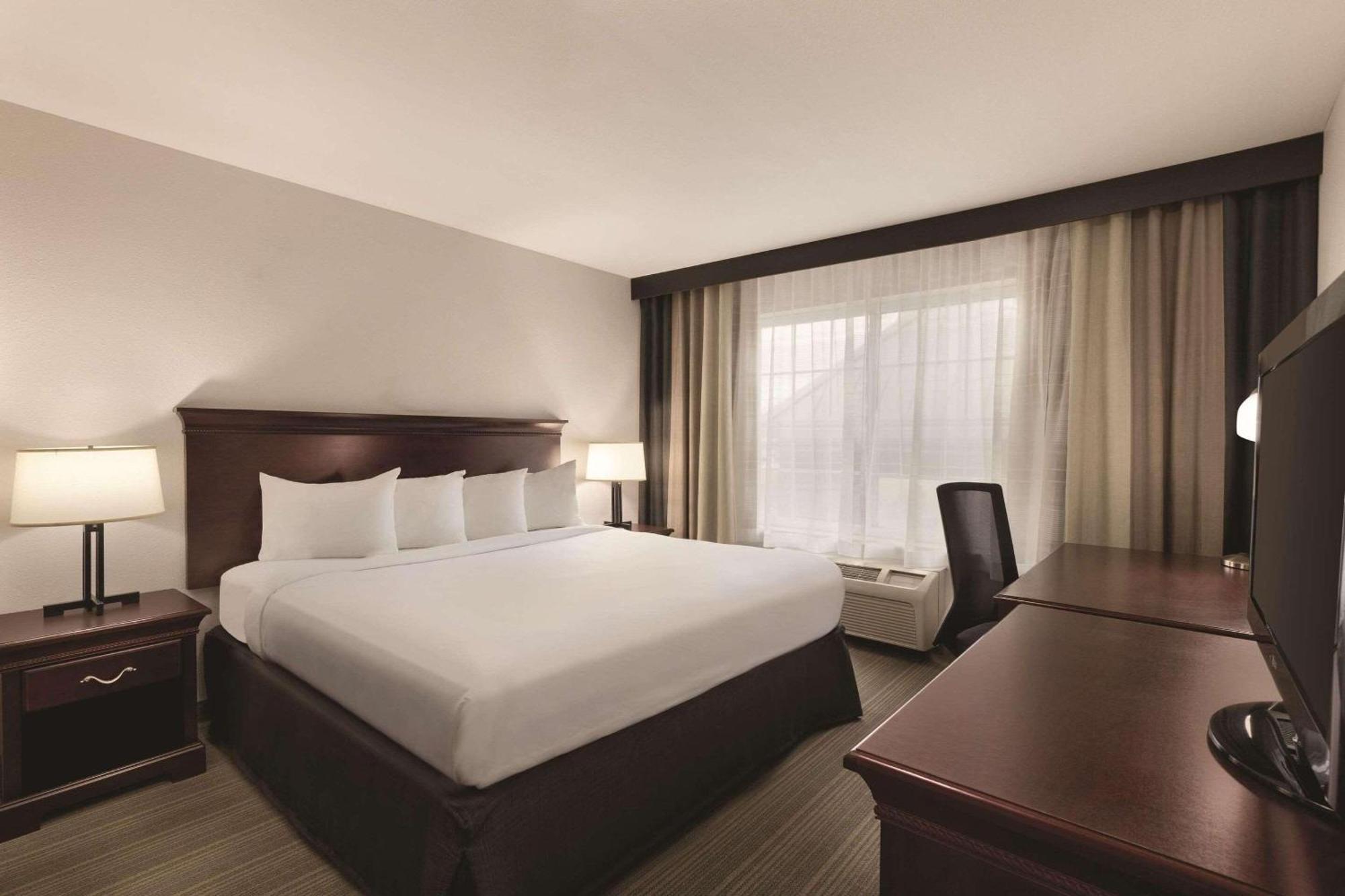 Country Inn & Suites By Radisson, Madison, Al Eksteriør bilde