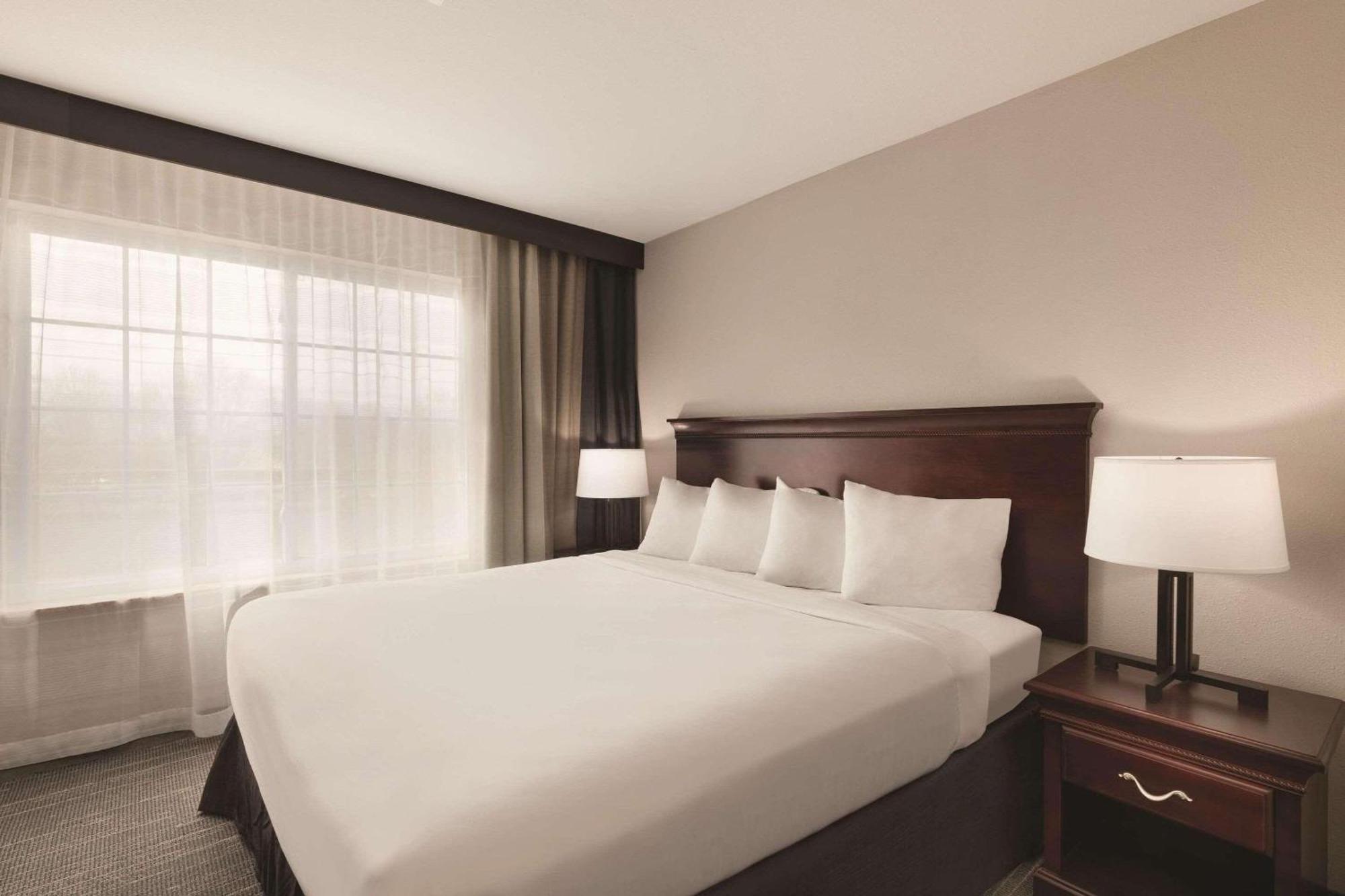 Country Inn & Suites By Radisson, Madison, Al Eksteriør bilde