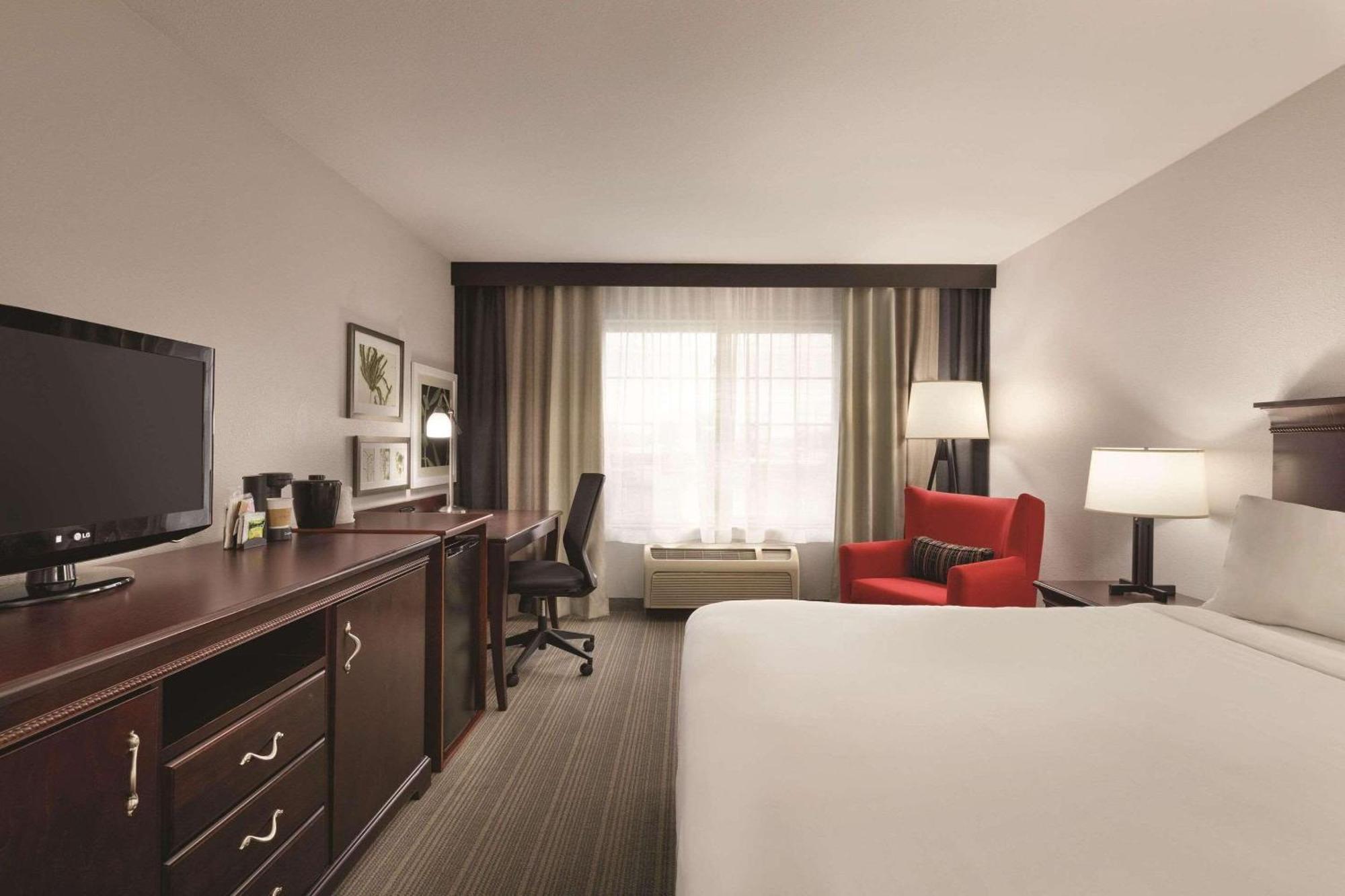 Country Inn & Suites By Radisson, Madison, Al Eksteriør bilde