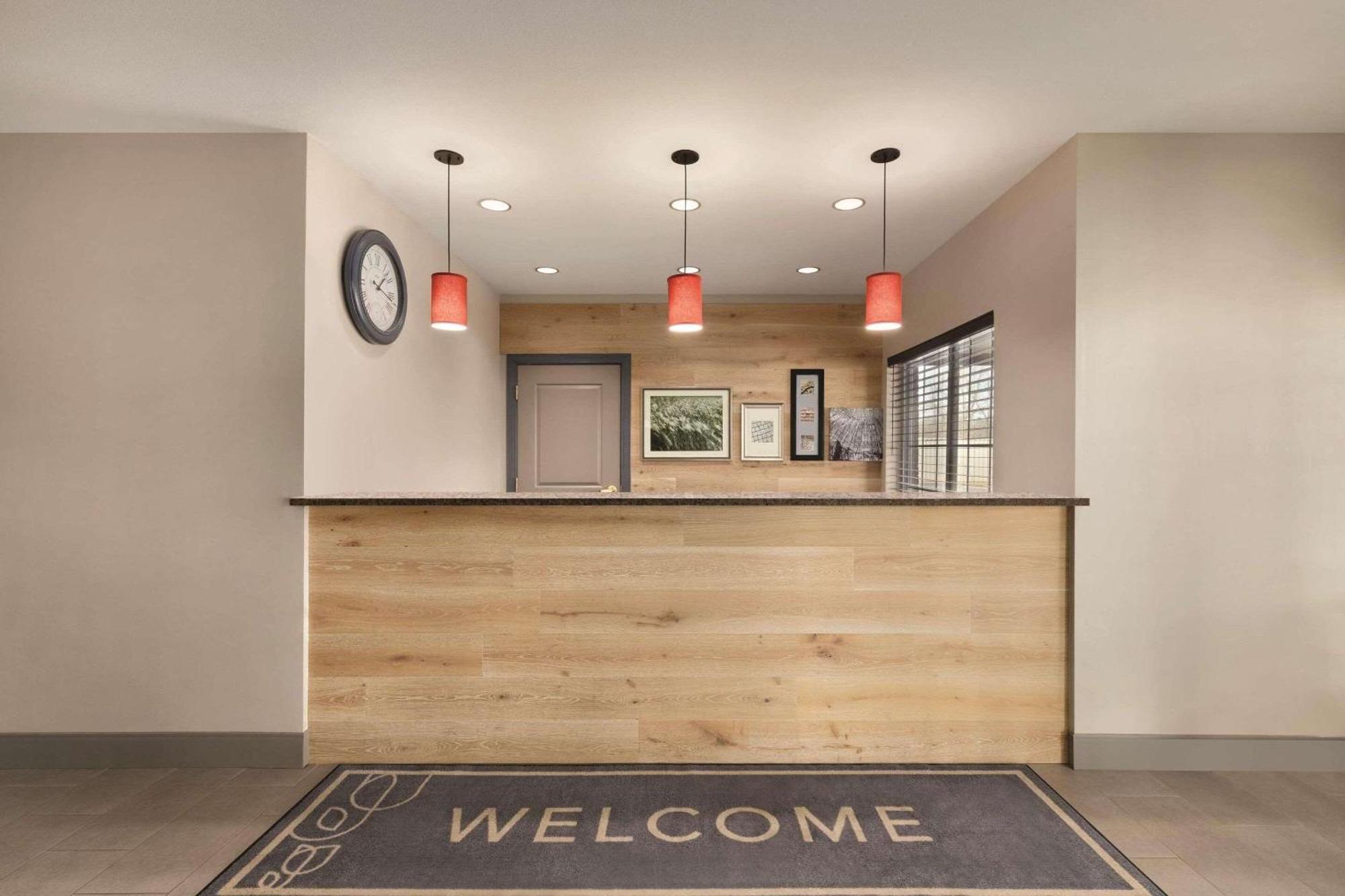 Country Inn & Suites By Radisson, Madison, Al Eksteriør bilde